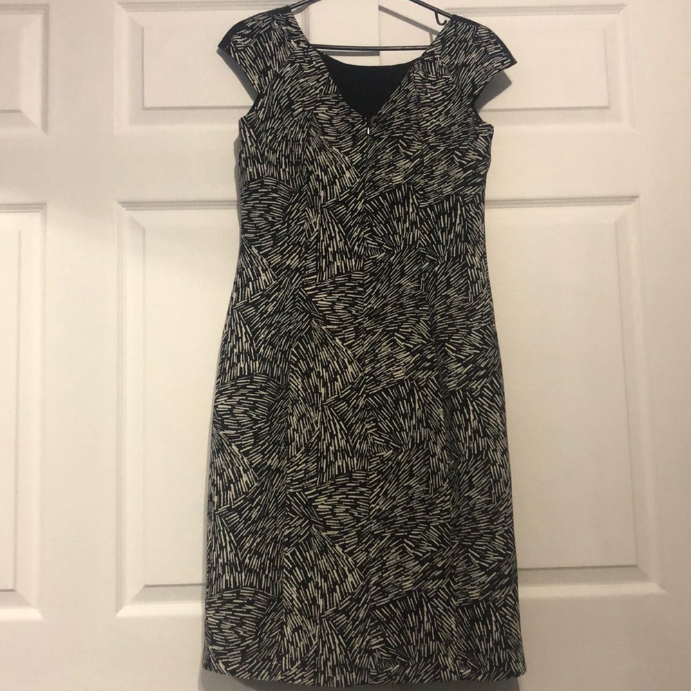 Beautiful Dress - Picture 3 of 3